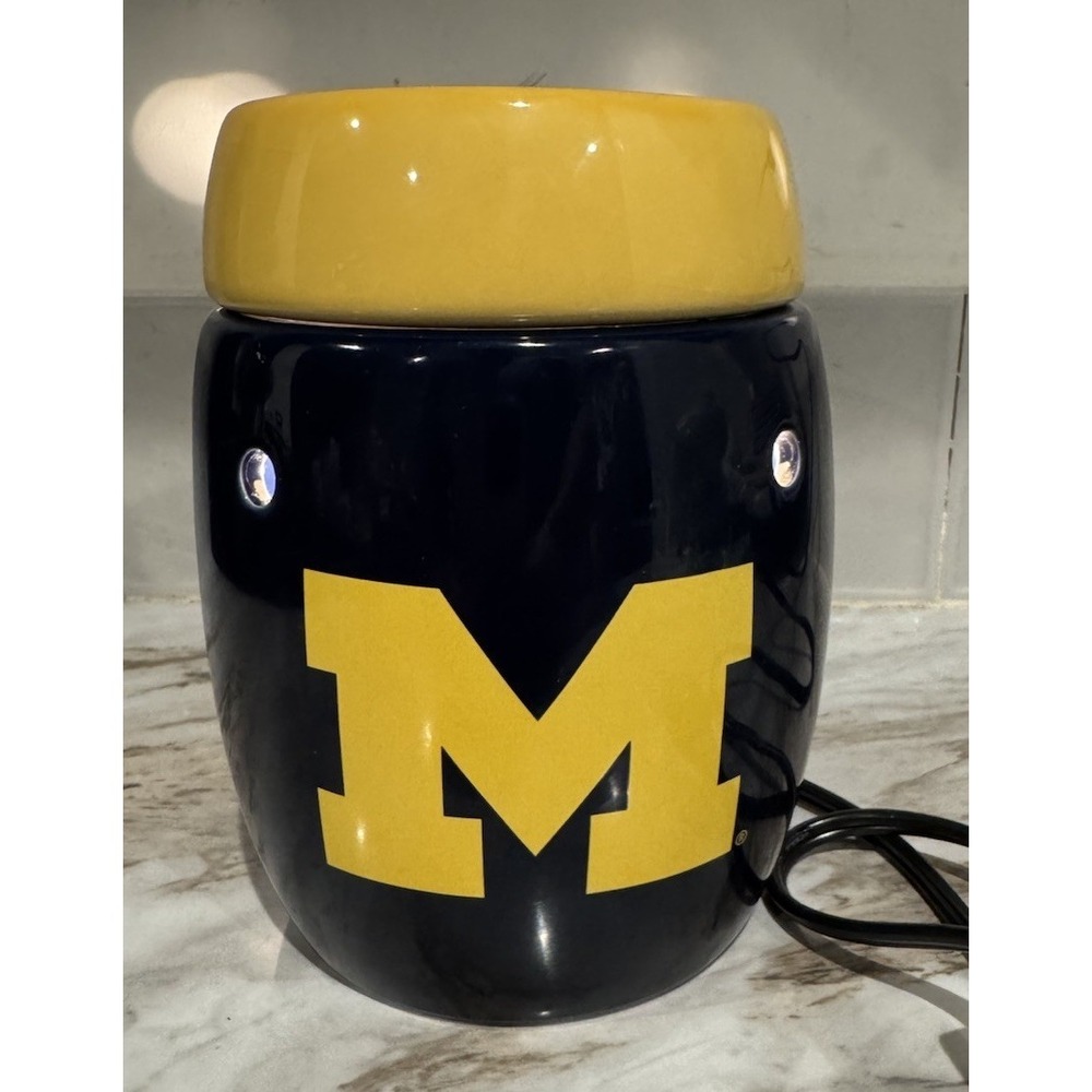 SCENTSY UNIVERSITY OF MICHIGAN CAMPUS COLLECTION FULL SIZE WARMER